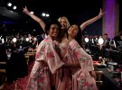 Victoria's Secret поділилсь фото з бекстейдж показу  у  Шанхаї