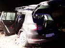 Невідомі напали на автомобіль Volkswagen Tiguan, в якому двоє підприємців перевозили з м. Києва до м. Вінниці близько 30 кг ювелірних виробів із золота