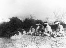 Японские солдаты тренируются стрелять на военнопленных