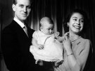 Принц Чарльз народився 1948 року, принцеса Анна - 1950 