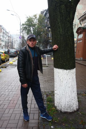 Волинянин Валерій Фізік брав участь у Революції гідності. 18 лютого 2014 року в Києві біля Нацбанку його побили ”беркутівці”. Після того тиждень лежав у комі. Тепер має другу групу інвалідності