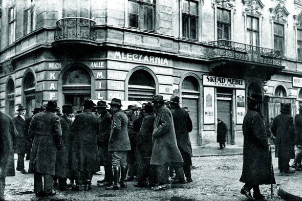 Євреї на вулиці Львова, міжвоєнні роки
