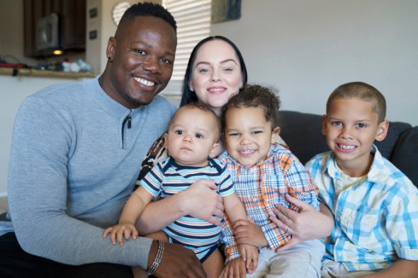 Джессика со своим мужем и детьми: Малачи (10 месяцев), Яриусом (2 года) и Джереми (7 лет).