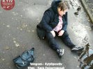 В Киеве пьяная  женщина-водитель выпала из машины и  начала засыпать