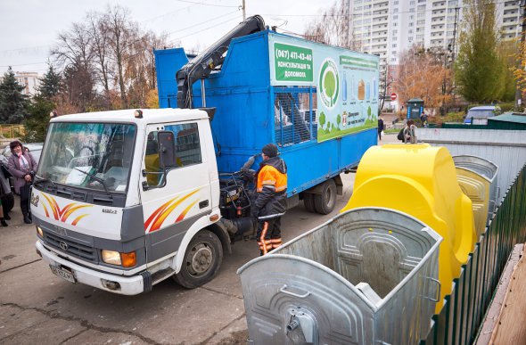 С начала ноября в Вышгороде бесплатно разместили дополнительные специальные желтые контейнеры для отходов упаковки