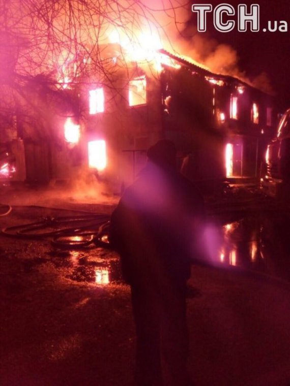 На Киевщине  полностью выгорели два многоквартирных дома