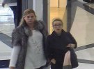 В торгово-развлекательном центре Lavina Mall две воровки украли у девушки мобильный телефон iPhone 8