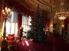 Королівське Різдво: як казково прикрасили палац Єлизавети ІІ
