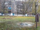 Дворы жителей Енакиево буквально «тонут» из-за неисправной канализации