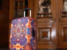 Чохол для валізи захищає від подряпин багажної стрічки, від специфічного запаху, від стертих кутів.