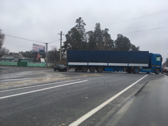 У Києві через ожеледицю заносить машини