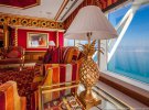 Впечатляющая роскошь: появились фото семизвездочного арабского отеля