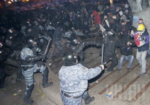 Разгон Майдана 30 ноября 2013