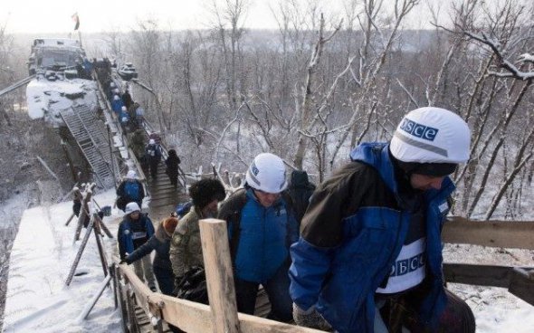 Аварійний міст в Станиці Луганській. 