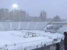 До боротьби зі сніговою стихією підключилися вболівальники