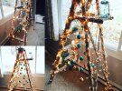Новий рік 2017: новорічну ялинку роблять з драбини 