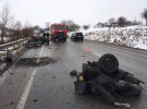 На трасі зіткнулися автобус та ВАЗівка, загинув чоловік