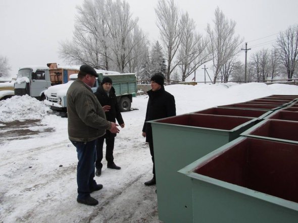 Стахановський вагонобудівний завод почав випускати сміттєві баки