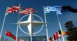 НАТО работает над восстановлением контактов с Россией по военным каналам