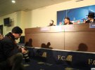 Паулу Фонсека прийшов на прес-конференцію в костюмі Зорро