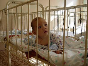 Брошенные дети: младенца украинской заробитчанки депортировали из России