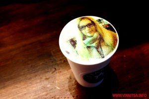 В Винницкой кафе посетителям предлагают необычную кофе с фото-пенкой
