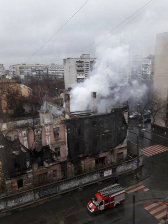 Горит дом на Подоле