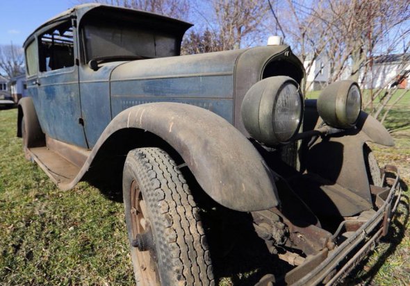 Знайдений автомобіль простояв у гаражі більше 50 років.