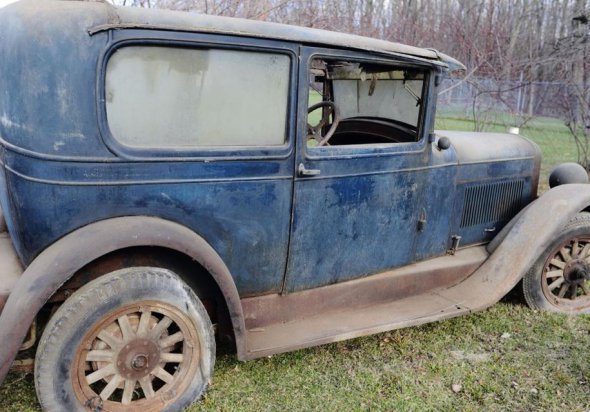 Найденный автомобиль простоял в гараже более 50 лет. 