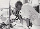 Перші спроби допомогти дітям з важкими вадами серця були зроблені Амосовим 1955 року