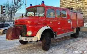 Столичні рятувальники пересіли на німецький ретроавтомобіль - Mercedes 1973 року випуску