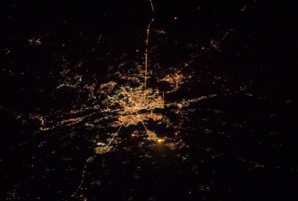 Так выглядит Киев с космоса ночью