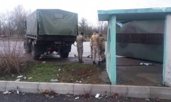 У Новій Одесі вантажівка Нацгвардії врізалася в зупинку громадського транспорту - одна дівчина померла на місці аварії