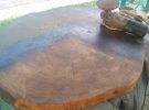 Процес виготовлення столу з поперечного вирізу дерева