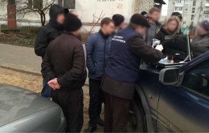 Правоохоронці спіймали на хабарі заступника директора одного з місцевих комунальних підприємств