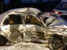 На трасі Рівне-Костопіль  смертельно зіткнулися легковий автомобіль Geely та мікроавтобус Mercedes Sprinter