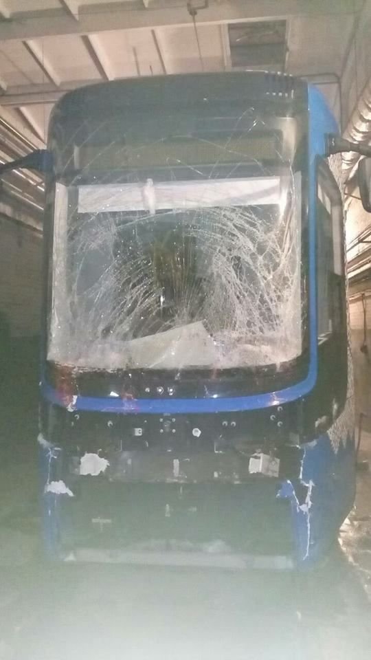 В Киеве столкнулись два трамвая: разбился новый Pesa