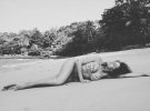 Співачка Настя Каменських після засніжених гір вирушила у теплі краї. Зірка відпочиває на курорті, демонструючи схудле тіло у бікіні.