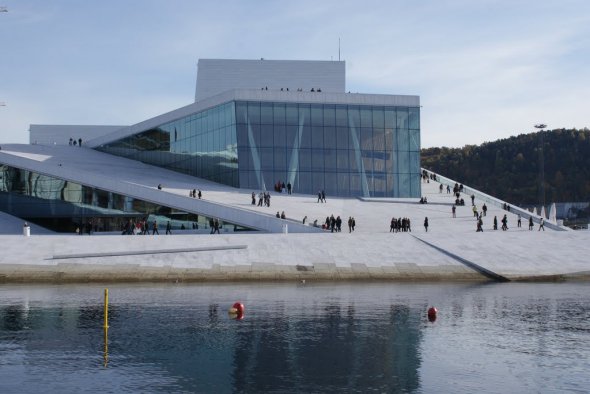Оперный театр в Осло имеет 16 сцен