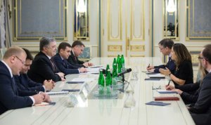 Порошенко и Фриланд скоординировали шаги по продвижению инициативы о размещении миротворцев ООН на Донбассе
