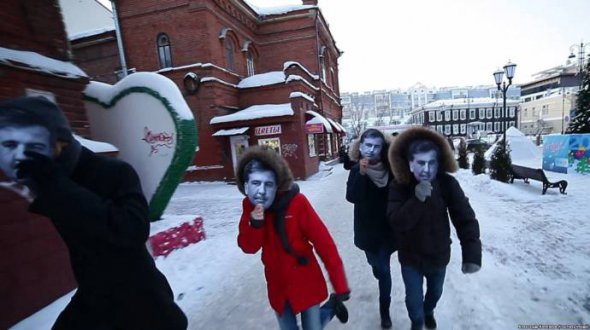 Путину устроили перформанс в масках Саакашвили