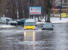 У районі Харківського шосе, після дощу з'явилося справжнє "озеро"