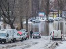 В районе Харьковского шоссе, после дождя появилось настоящее "озеро"
