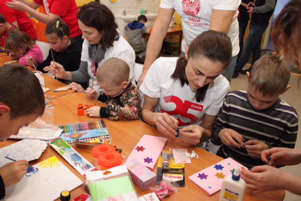 В день Святого Николая волонтеры посетили детский дом "Надежда" и подарили его воспитанникам настоящее праздничное чудо