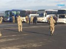 Автобусы с пленными на КПП Майорск