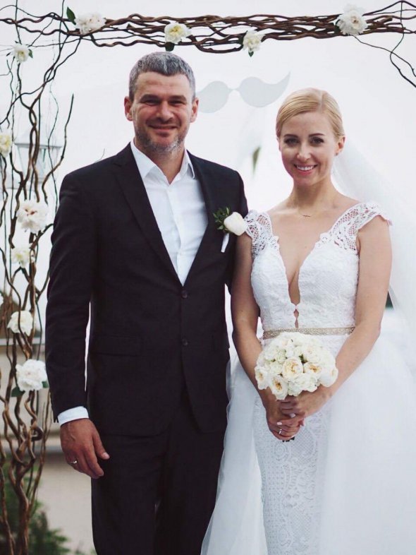 Арсен Мирзоян и Тоня Матвиенко начали роман три года назад. За это время у них родилась дочь Нина