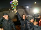 В Международном аэропорту "Борисполь" родственники и близкие ожидают прибытия освобожденных украинских заложников