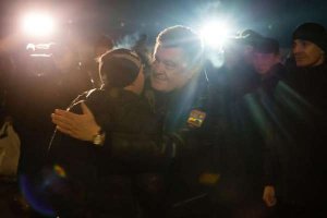 Український голова Петро Порошенко зустрівся зі звільненими з полону ОРДЛО заручниками