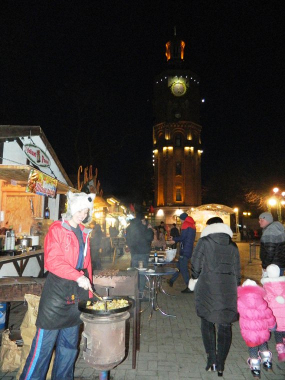 Новогодняя ярмарка в Виннице: гости больше всего покупают бограч, шашлык и глинтвейн