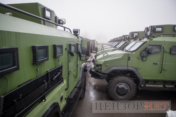 Броневики "Варта" поехали в ВСУ и Нацгвардию